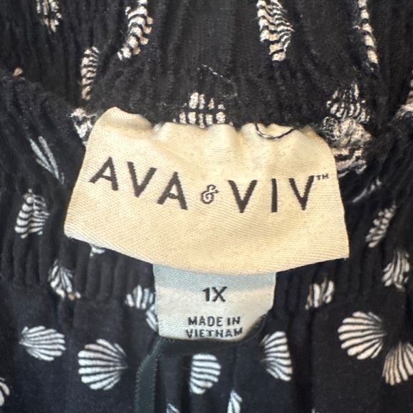 Ava and Viv linen blend seashell print short - Picture 3 of 7